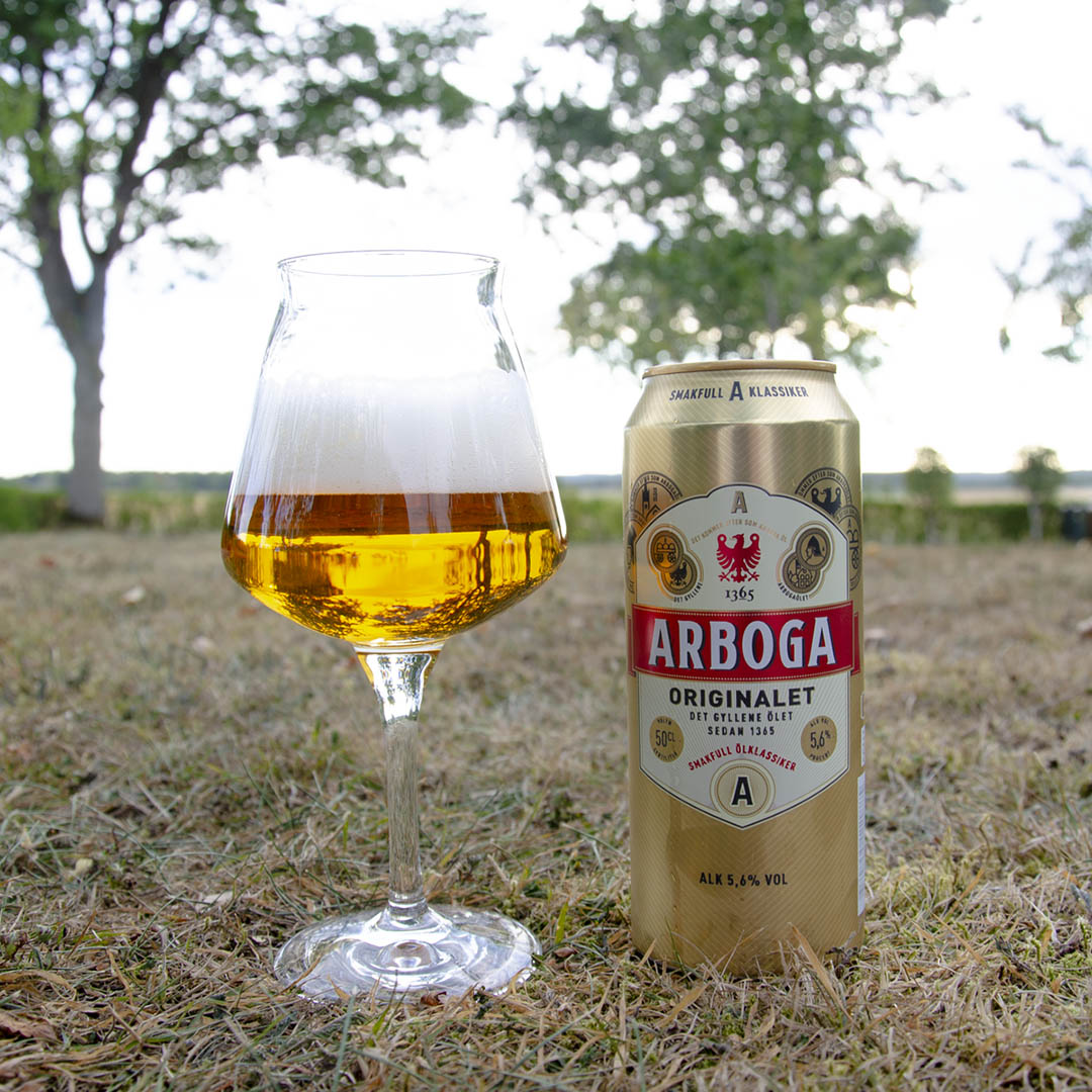 Arboga Originalet 5,6% är en balanserad öl utan större krusiduller.