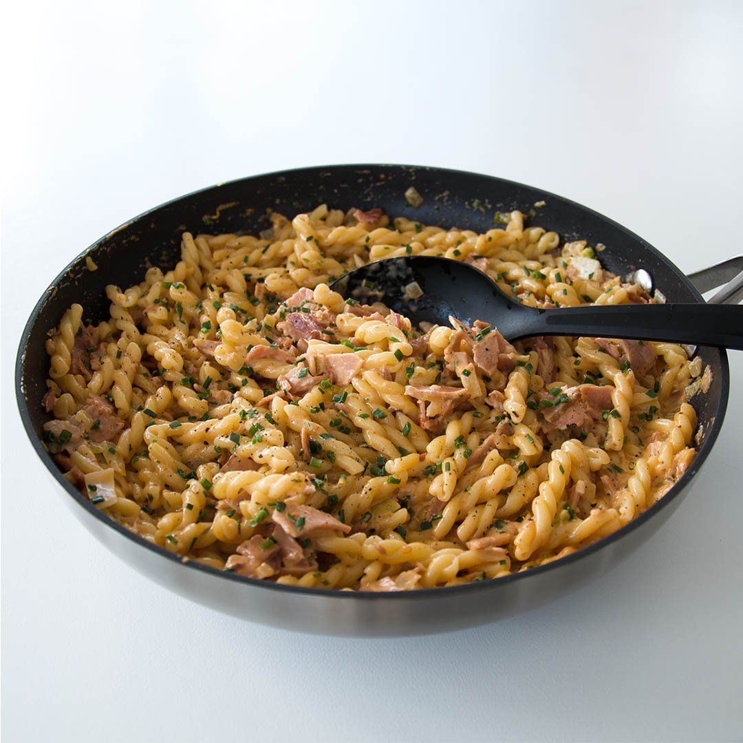 Pasta med julskinka - Recept på lättlagad middag av rester på julskinkan