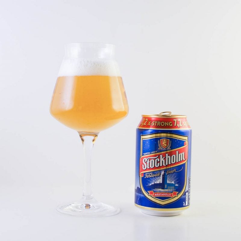 Stockholm Festival X-strong 7,2% från Krönleins Bryggeri har påtaglig ton av alkohol.