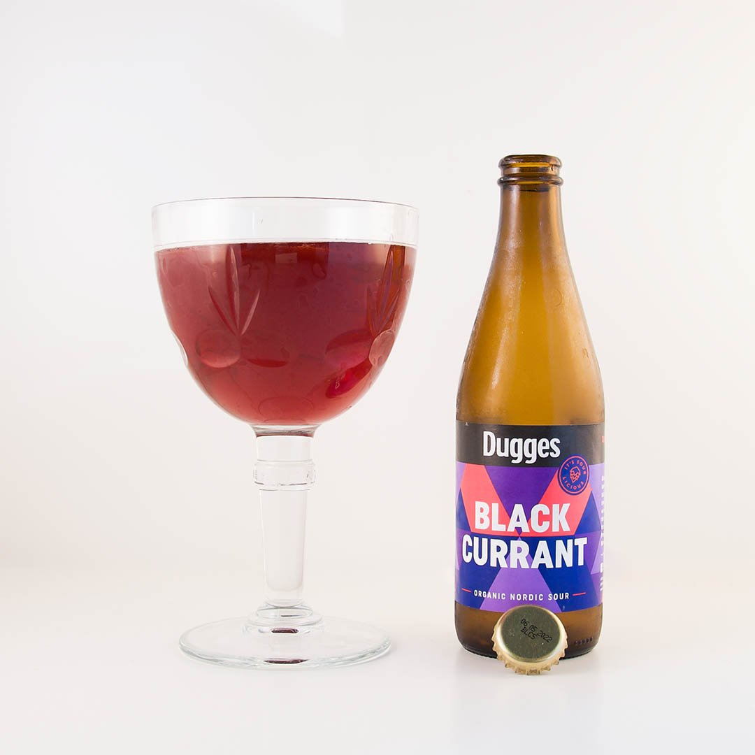 Dugges Black Currant har syrlig smak av svarta vinbär. Gillar du svarta vinbär, så kan detta vara en öl för dig.