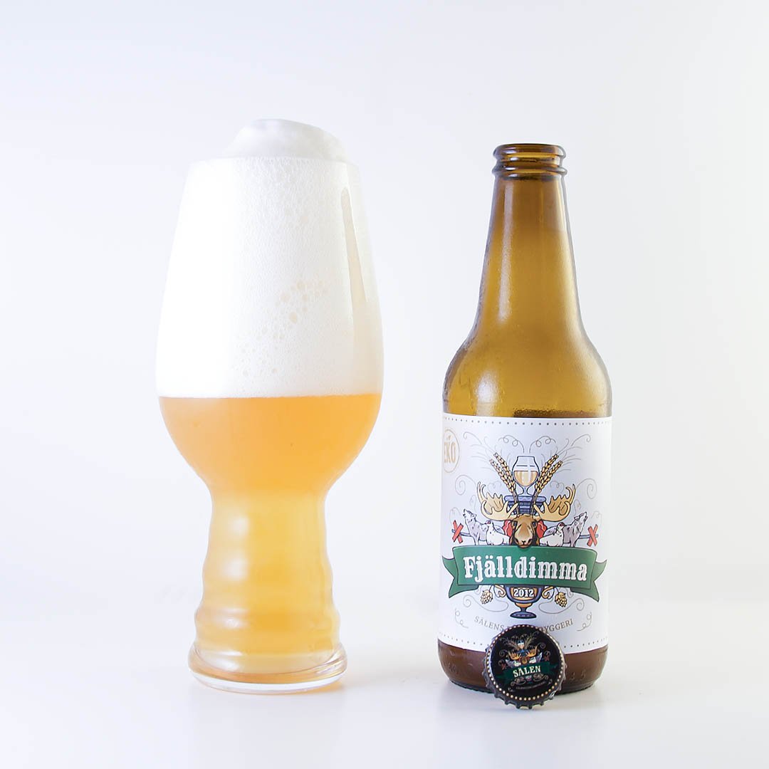 Fjälldimma från Sälens Fjällbryggeri har trevlig doft och smak av tropisk frukt.