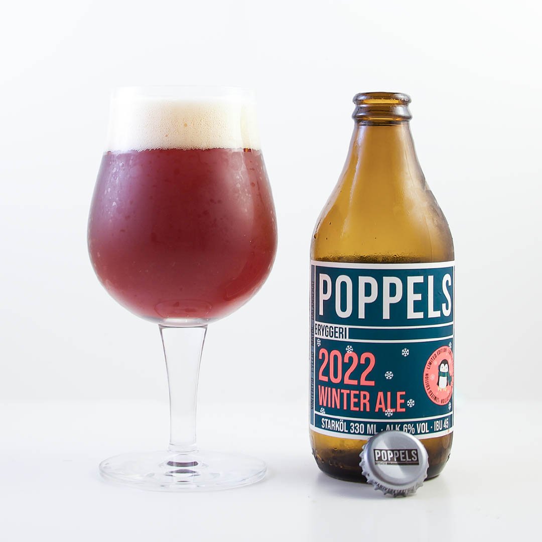 Poppels Winter Ale 2022 är trevlig öl att servera till julbordet eller ostbrickan. Men du kan också servera den som sällskapdryck.
