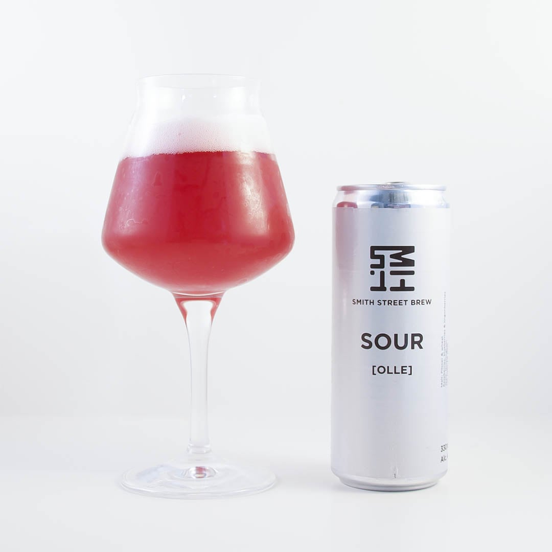 Sour [Olle] från Smith Street Brew är en trevlig syrlig öl. Denna berliner weisse dricker du som sällskapsdryck eller aperitif.