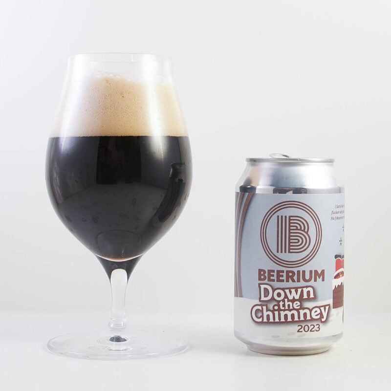 Beerium Down The Chimney från Beerium Kraftölsbryggeri är trevlig öl att dricka som sällskasdryck, till pepparkakor eller julbordet.
