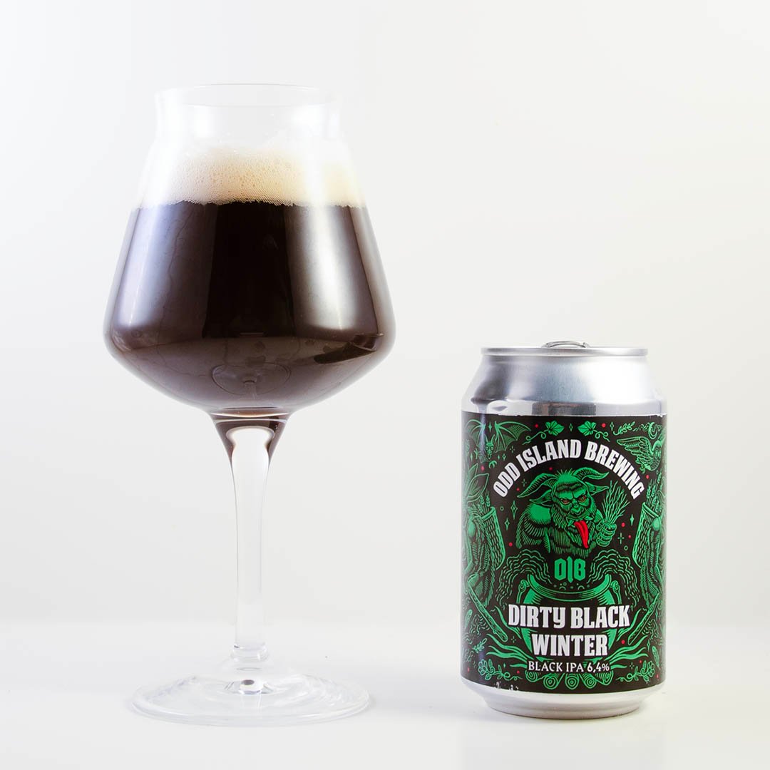 Dirty Black Winter från Odd Island Brewing är välsmakande öl. Denna dricker du främst som sällskapsdryck eller till ostbrickan.