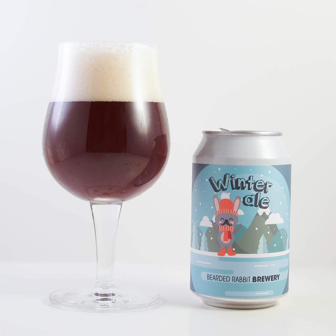 Winter Ale från Bearded Rabbit Brewery passar bra till julbordet. Men visst kan du dricka den som sällskaps dryck också.