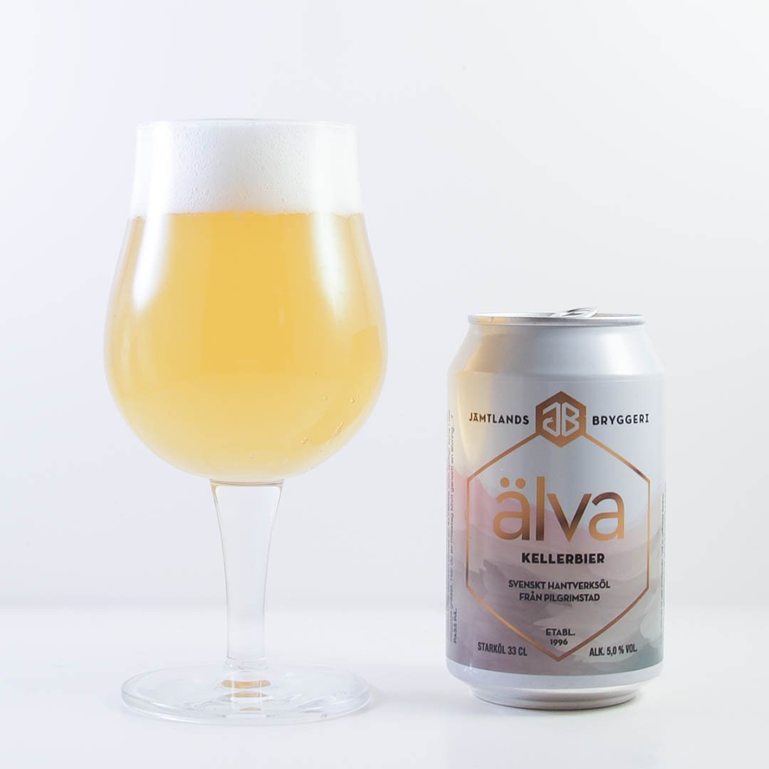 Jämtlands Älva från Jämtlands Bryggeri är välsmakande kellerbier. Servera den som sällskapsdryck eller till all sorts mat.