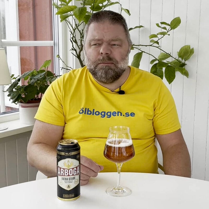 Varmboga - starkölen du ska värma. Varför man nu vill göra det? Arboga Extra Stark 10,2% är i min mening inte god som kall heller.