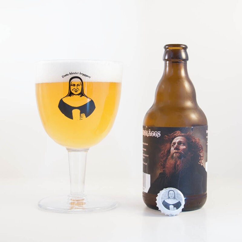 Fader Rödskäggs XLIV-IPA från Vreta Kloster Bryggeri är välsmakande öl att dricka som sällskapsdryck eller till rustika rätter av fläsk, korv, lax och kyckling.